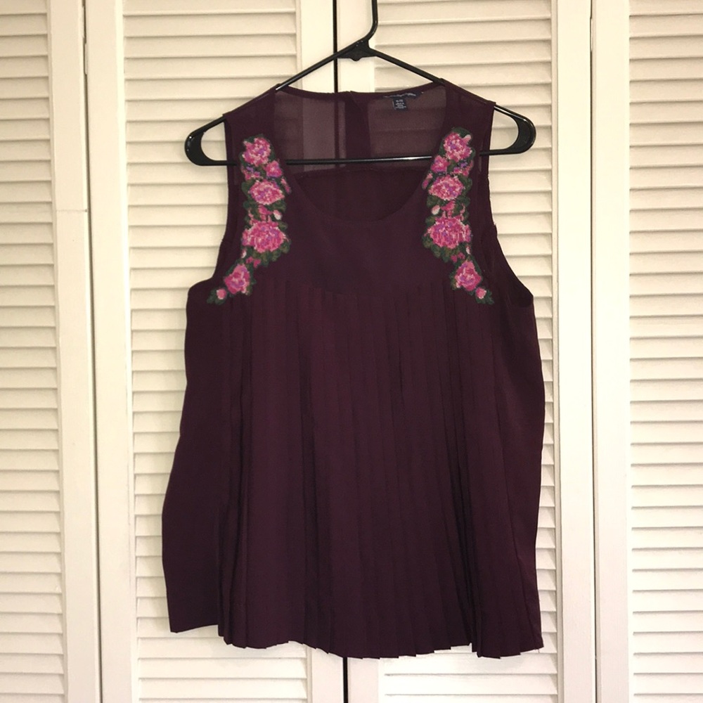 Women’s American Eagle Size XL Pleated Tank.